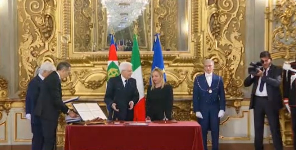 Джорджа Мелони положи клетва като министър-председател на Италия. Така тя